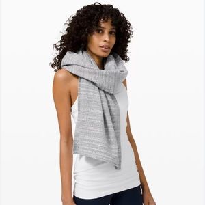 Lululemon Vinyasa Scarf- heathered cashew